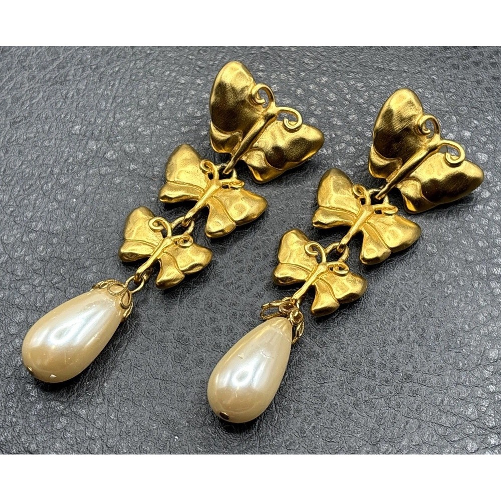 Vintage 80s Givenchy Gold Tone Butterfly Pearl Drop Dangle Pierced Earrings - Picture 8 of 16